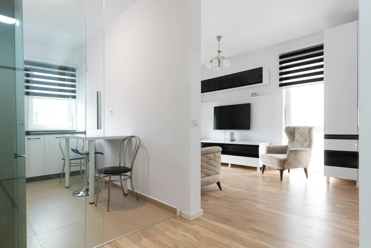 Apartament Eva - Bright Apt With Balcony Near Veranda Mall Bucureşti