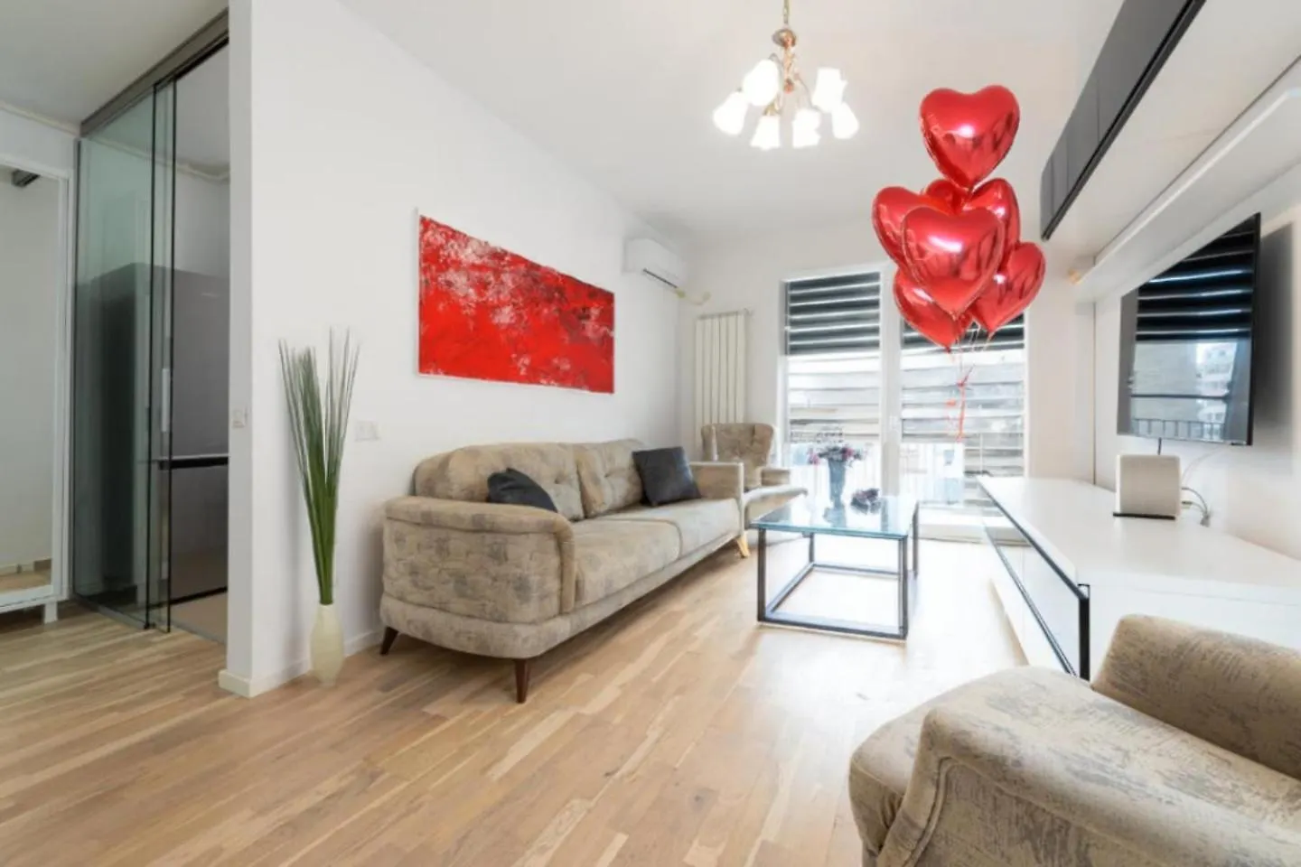 Eva - Bright Apt With Balcony Near Veranda Mall Bucureşti 0*,  România